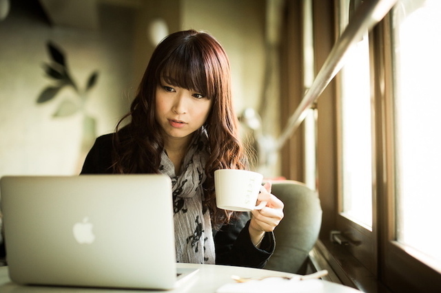 パソコン、カフェ 700.jpg